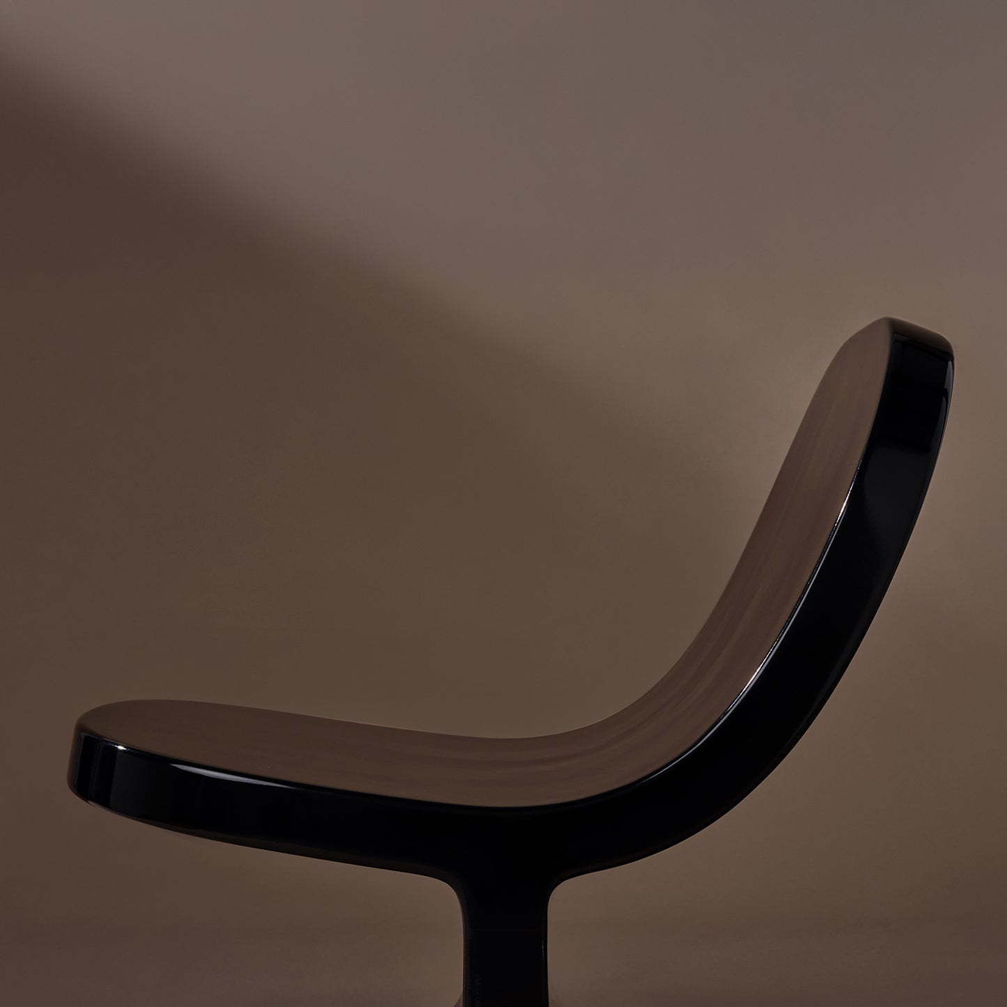 Silhouette Lounge Chair